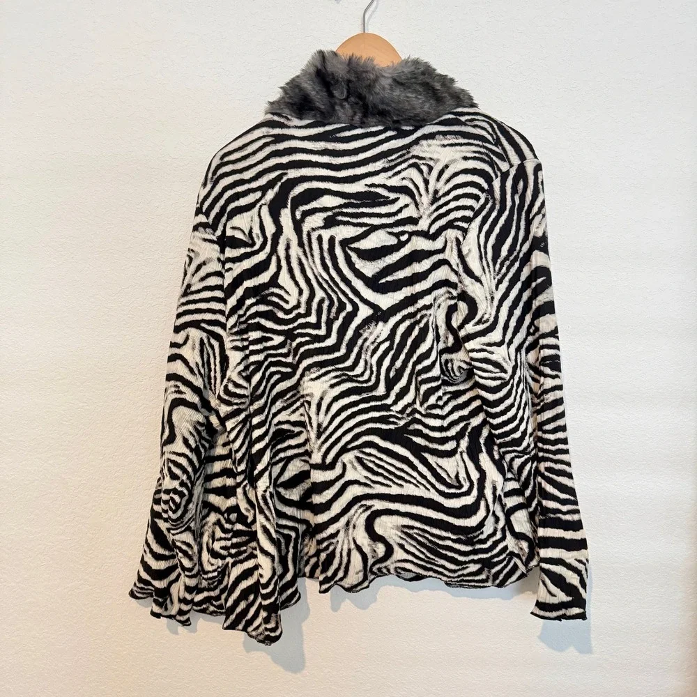 Calesa Zebra Print Faux Fur Trim Cardigan Womens 2X Black White Pleated